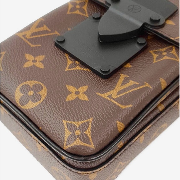 Louis Vuitton Macassar S Lock Vertical Wearable Wallet Black - Picture 4 of 12